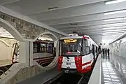 地下駅に停車する71-154(2011年撮影)