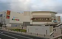 海老名駅西口の一般車ロータリー側より撮影（2015年10月31日）