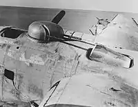 背面銃塔と機体中央部