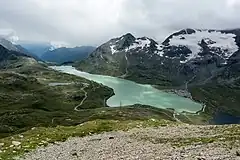 湖全景(北から)