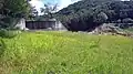 決壊後: 堤体が流れた藤沼ダムと洪水吐出口（2012年）
