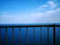 遊歩道からスペリオル湖を望む