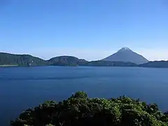 池田湖畔から