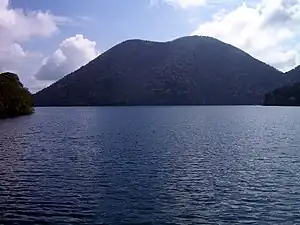 然別湖と天望山（2006年9月）