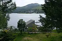 東白樺湖の近く