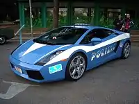 イタリアの警察のガヤルド・ポリッツィア