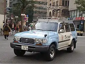 ニッポン放送のラジオカー（車種：トヨタ・ランドクルーザー80）