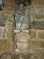 教会入り口のピエタ像