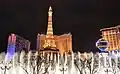 ベラージオの噴水ショーと向かいのパリス