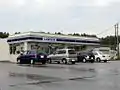 軽井沢借宿店（長野県北佐久郡軽井沢町）。軽井沢町の景観条例に準拠した店舗。