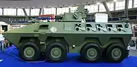全て開放状態の車体側面のガンポート(Lazar-2)