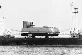 輸送艦甲板上のレベッド型(1985年)