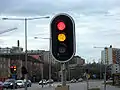 赤・黄が同時に点灯する信号機の例(スウェーデン)