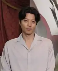 이동건