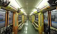 映画にまつわる特別装飾が施された車内