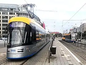 Goerdelerring停留所で並ぶ路面電車