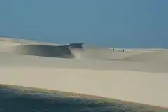 砂丘と湖
