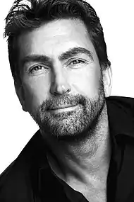 レスリー・ベンジーズ