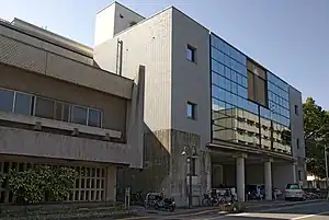 2015年12月に閉鎖された高知市民図書館本館