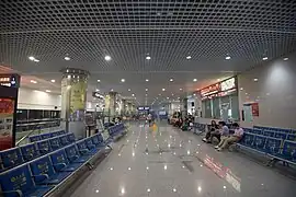 1番線側待合室