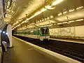 ラ・クールヌーヴ方面行列車