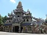 リン・フオック寺(ベトナム、ダラット市)。住職が急にひらめいてドラゴンだらけにしてしまったことで知られる、ベトナムの珍スポット