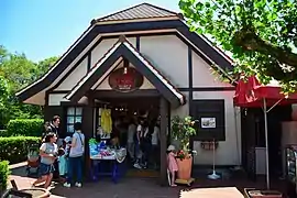 フランスのワインとチーズの店