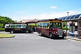 園内運行のバス