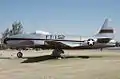 アリゾナ州ウィリアムズ空軍基地で展示中の、アクロジェッツの塗装を施されたF-80A。