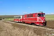 ディーゼル機関車が牽引する客車列車(2018年撮影)