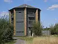 ロンドン・ウェットランド・センターの「クジャク塔」(Peacock Tower)