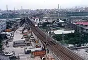 鉄道地下化事業により仮線に移行中（1999年）