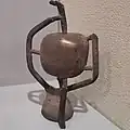 型から取り出された成型品