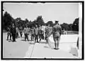 1924年8月、アーリントン国立墓地無名戦士の墓において、顕花を行う陸軍中将（陸軍大学校長和田亀治）以下日米陸軍の将兵