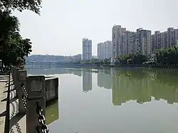 市街地を流れる南橋河