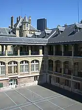 同リセ・ビュッフォンの運動場 (Cour de sport)