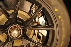 M4 GT3 フロントホイールとブレーキキャリパー周辺