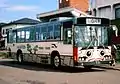 運行開始50周年を記念して登場した「だるまバス」 M527-94302（1996年7月撮影）