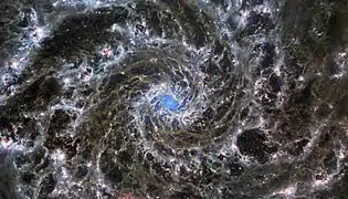 2022年8月にジェイムズ・ウェッブ宇宙望遠鏡の中間赤外線撮像装置 (MIRI) で撮像されたM74。