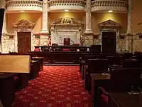 メリーランド州議会の本会議場(左: 上院, 右: 下院)