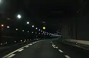 半地下区間（外回り引山IC合流部付近）