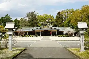 140405 Mieken-gokoku-jinja Tsu MIe pref Japan02s3