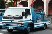 爆発物処理筒車いすゞ・エルフ