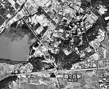 霞ヶ丘駅より北に広がる住宅地(1946年)帰属:国土交通省「国土画像情報(カラー空中写真)」配布元:国土地理院地図・空中写真閲覧サービス
