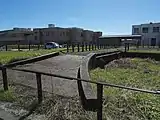 駅舎解体後も駅跡が更地化されるまで残されていた入口の構造物（2018年10月）