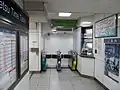 東改札口