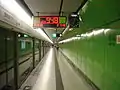 ホームにあるLED式案内表示機（旧）