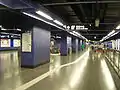筲箕湾駅コンコース