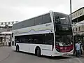 流浮山バスターミナルに停車中のE400バス、MTRバス