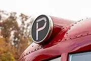 製造当時のチェコスロバキア国鉄の気動車規定に基づく車両の前位（P）と後位（Z）の標示灯を運転台上に設置（2021年）